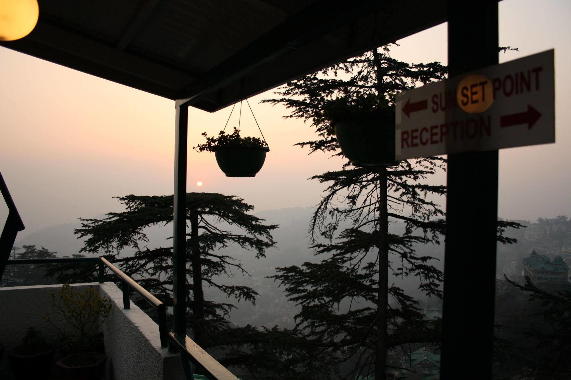 Honeymoon Inn Shimla Eksteriør billede
